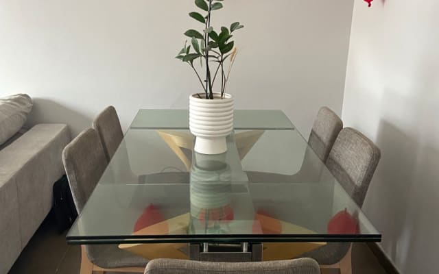 Room with private bathroom in excellent location (downtown)