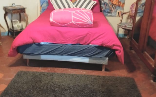 82M 2 ideal for a stay in the heart of Paris..Montorgueil. Wifi.
