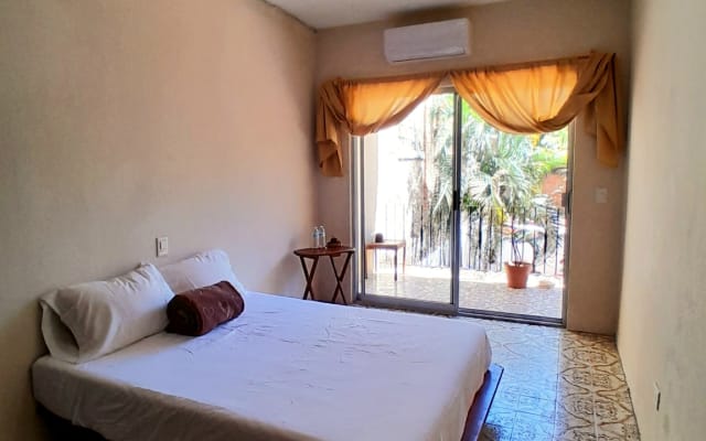 Casa Ganesha is a beautiful and spacious art, yoga and garden space.