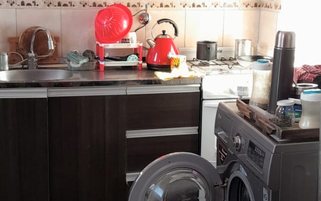 Pequeno apartamento situado no meio da cidade, a 15mt do centro da...