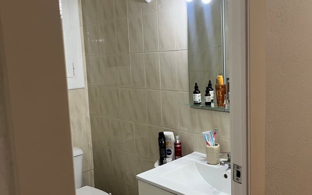 It will be a pleasure to have you in my home. Single room available - Picture 8