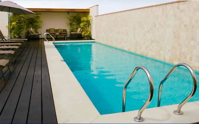 Anúncio de Brando em misterb&b - Piscina del edificio