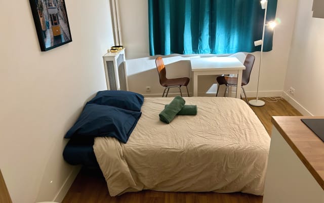 Seasonal rental, renovated studio 5 minutes from Pont de Neuilly metro