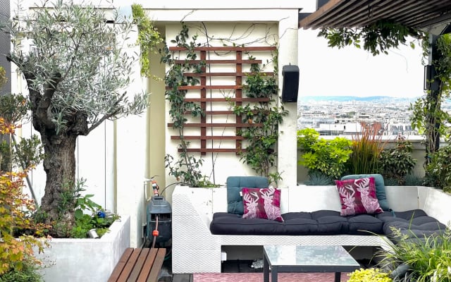 Rare: Rooftop with terrace and 360° view over all Paris
