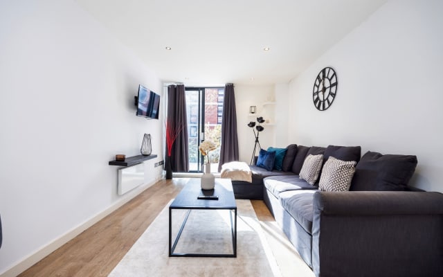Chic 1 BR Apartment Near Shoreditch - 10 Min Walk