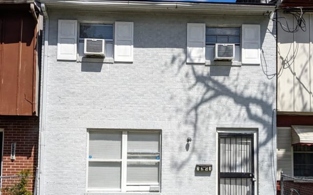 New remodelled Townhouse in Jacksonville close to Train Station -Parks