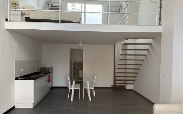 Loft nuova ristrutturazione, centrale Parabita