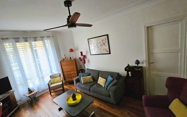 Wohnung mit 2 Zimmern, 300 m vom Stadtzentrum Clichy und 400 m von...