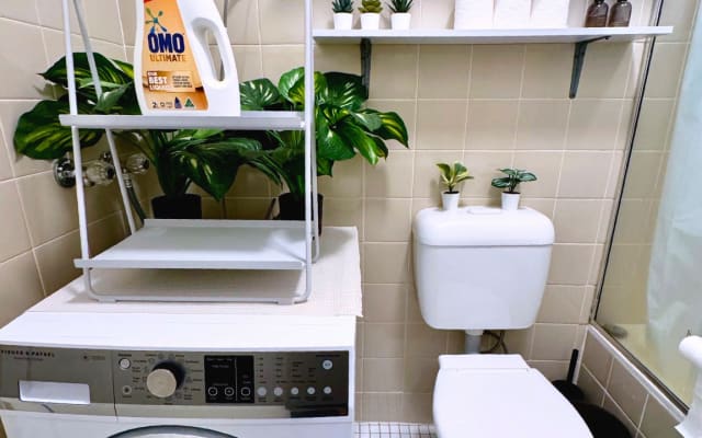 Sunil's listing on misterb&b - Modern, squeaky clean bathroom with laundry facilities