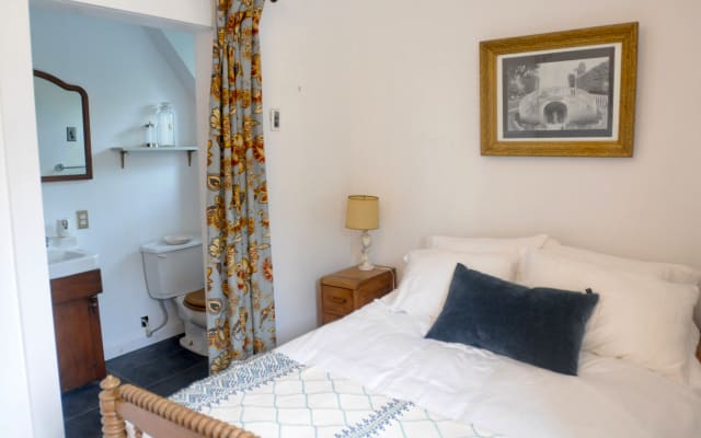 Petite chambre double dans notre maison d'hôtes