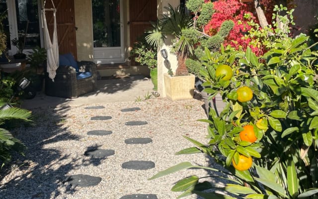 Private room in house with garden, quiet and well connected