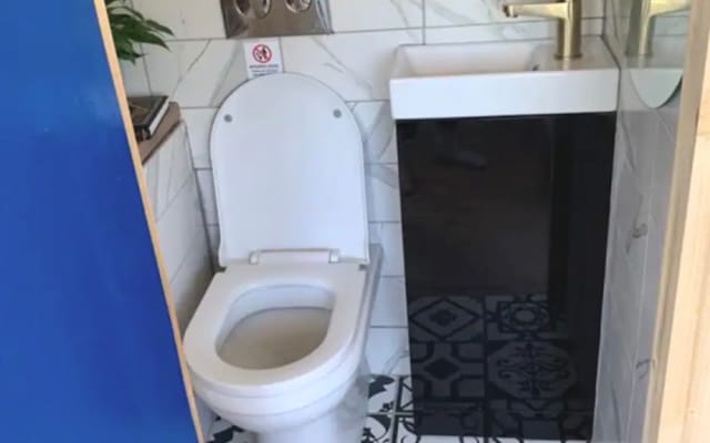 Venga a alojarse en nuestro autobús de dos pisos bellamente transformado. - Foto 15