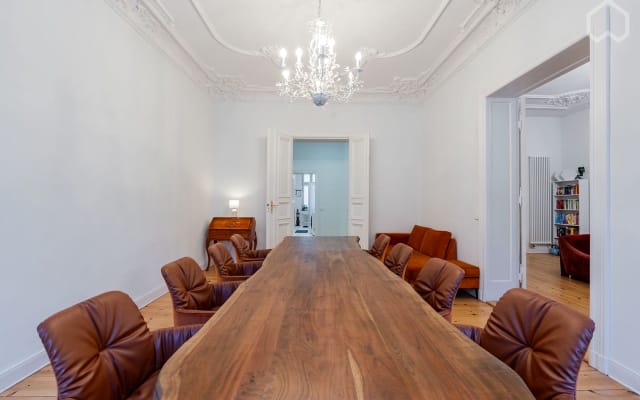 Historical luxury apartment in Mitte-Berlin