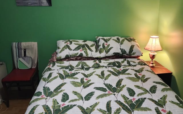 Annonce de Karold sur misterb&b - Chambre*** #2*** Lit Double À partager au besoin