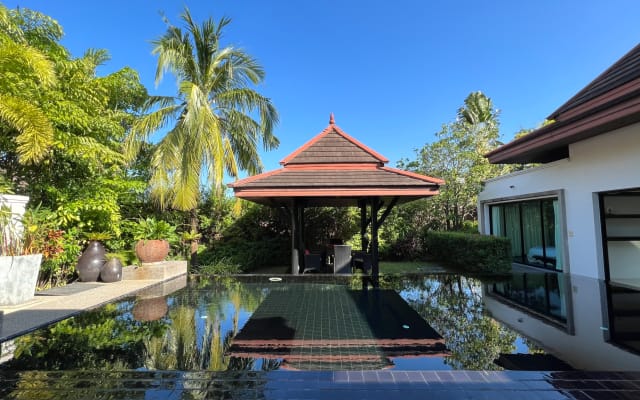 Beautiful Tropical Villa close to Surin Beach and 15 mins from Bars.