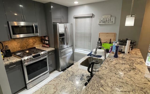 Grown and Sexy Apartment near Everything - Large