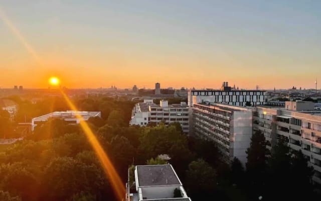 STUDIO WITH AMAZING VIEW OVER MUNICH & TERRACE | CITY CENTER