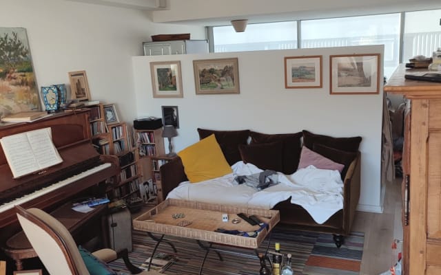 Bonita habitación en un tríplex cerca del centro de Burdeos