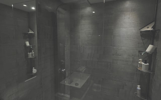 Apartamento con hermosa cocina / azotea privada en el centro de la ciudad - Foto 8