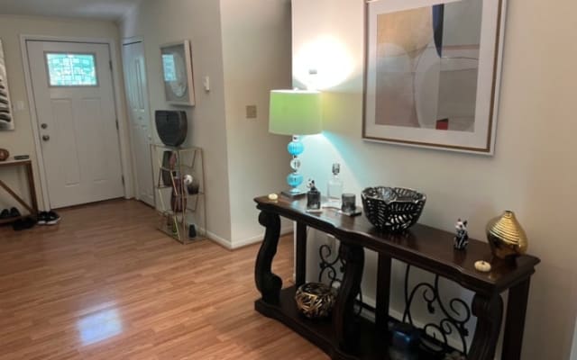 Private bedroom in cozy house !pool sauna tennis in amenities !