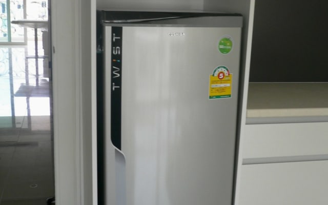 Nice 70m2 apartment at top floor corner. Close to the sea, Dongtan gay