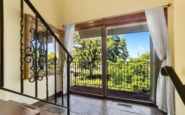 Mike's listing on misterb&b - Enter and enjoy your space!