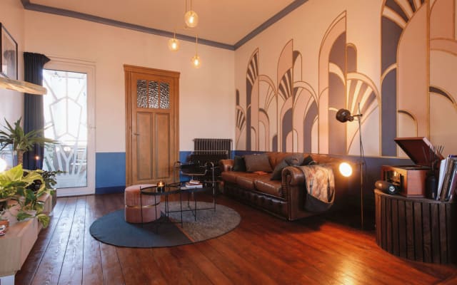 Wes Anderson Art Deco Apartment

 - Picture 4