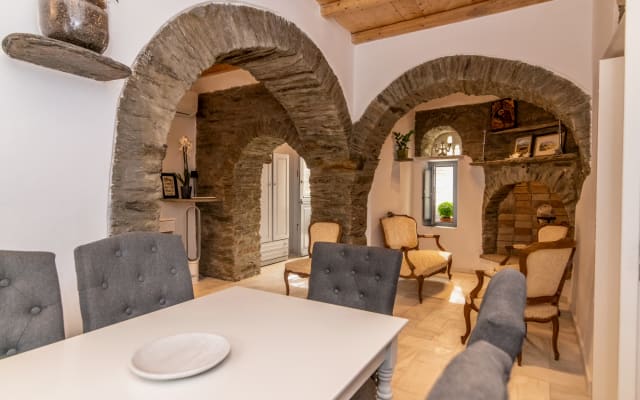 Apartamento encantador na aldeia tradicional de Tinos, Kalloni G-House