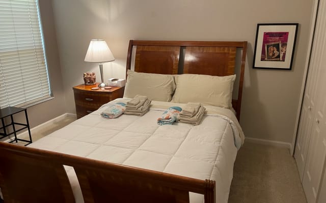 Quarto privado com cama de casal, casa de banho, piscina/spa, WiFi...