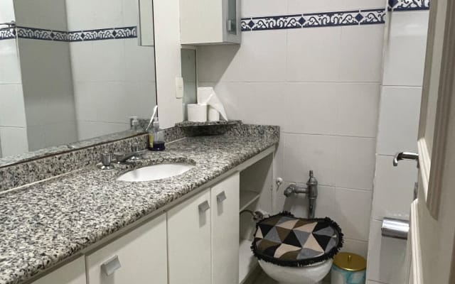 Schönes Zimmer am berühmten Strand von Ipanema