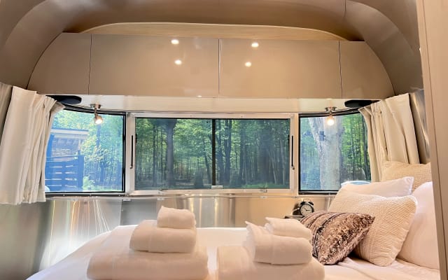 Glamping Guest House: Airstream Experience.