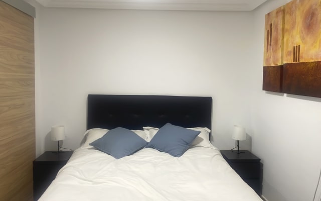 Modern renovierte 1-Bett-Wohnung in bester Lage