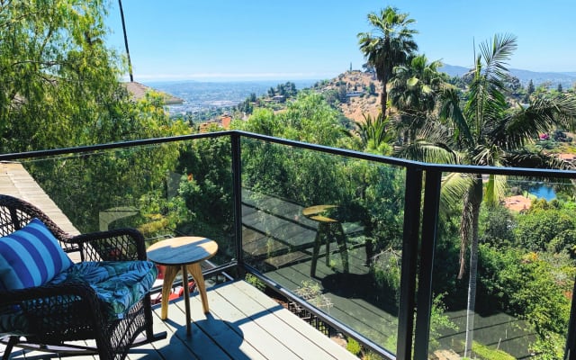Grand Suite in Treehouse ~ Hot Tub ~ Garden Oasis