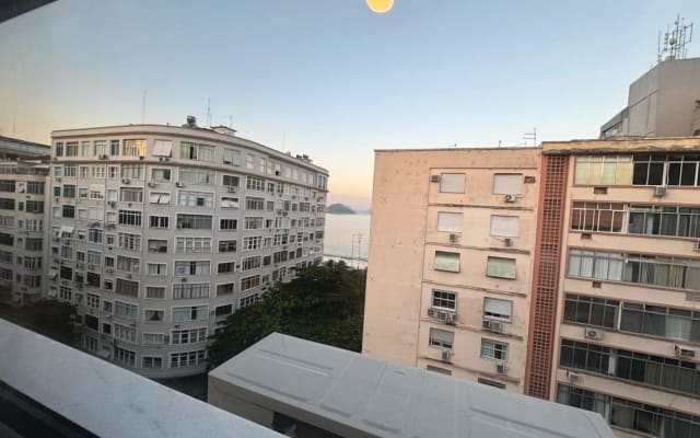 Elegante appartamento a Copacabana con vista sul mare
