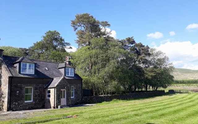 Ländliches, traditionelles, malerisches Landhaus
