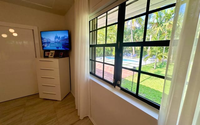 Quarto privado numa localização privilegiada em Miami! Desfrute da...