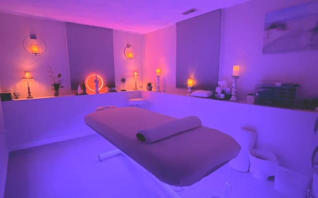 Raffi's listing on misterb&b - My massage studio, where you can reserve a massage or manscaping session during your stay.