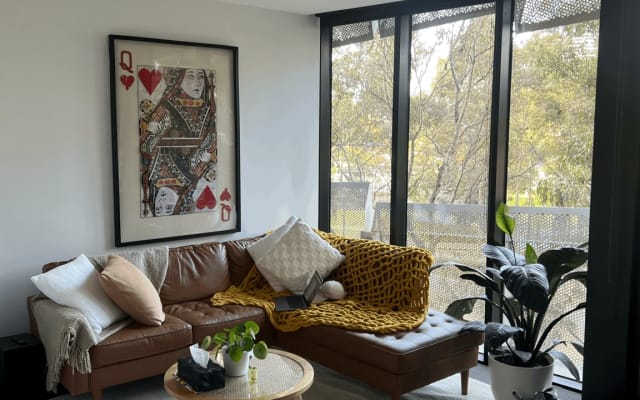 Aaron's listing on misterb&b - Shared Lounge area