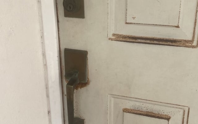 Room to share for short term temporary stays only.