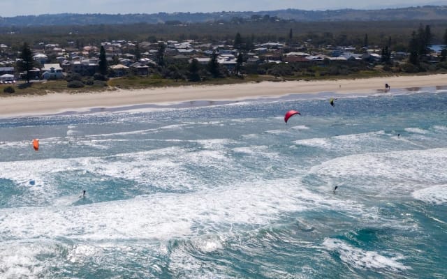 The sounds of the ocean. 20mins to Byron Bay.  - Picture 7