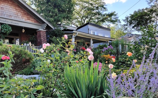 Clothing Optional Garden home in East Toronto, Birch Cliff