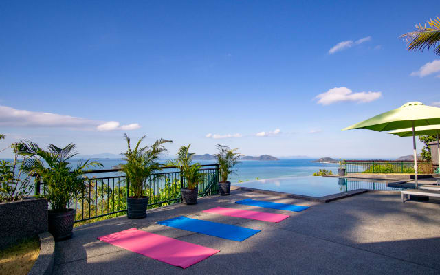 Villa deslumbrante com vista para o mar, com uma grande piscina de...