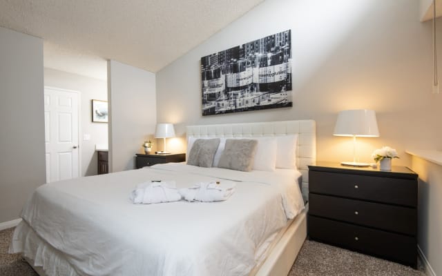 Skyline Terrace Jr 1-Bedroom with Balcony and Roof-Top Pool