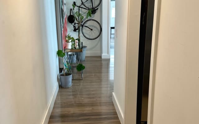 Private 2-BR 2-Bath Apartment in the center of West Hollywood - Picture 5