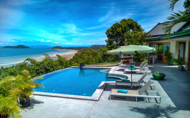 Villa à couper le souffle avec vue sur l'océan, grande piscine à débord