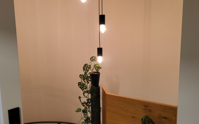 Chris's listing on misterb&b - Wendeltreppe offen zu beiden Stockwerken / Spiral staircase open to both floors