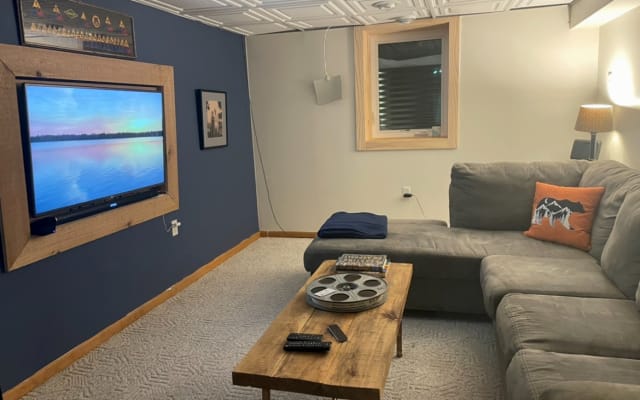 Cozy, private suite with friendly host in walkable Mpls neighborhod