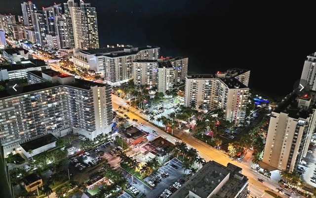 Amazing Ocean View Apartment in Touristic Area with Amenities - Picture 17