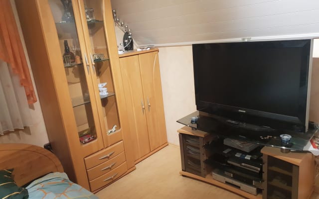 Dormitorio en un pequeño pueblo, perfecto para relajarse en un lugar...