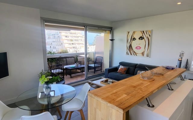 Superb apartment with corner terrace and panoramic view - Picture 3
